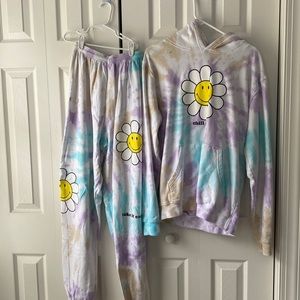 Zumiez hoodie and sweatpants set